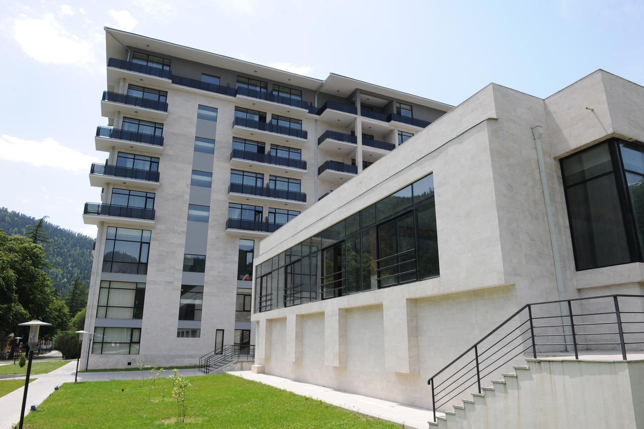 مركز بورجومي ليكاني للرعاية الصحية المظهر الخارجي الصورة The new building of the University of Novi Sad