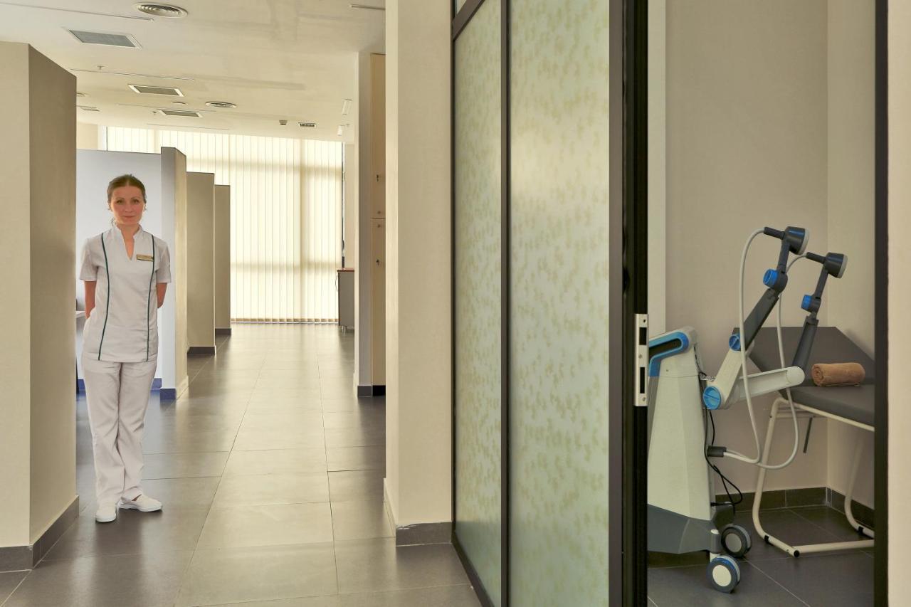 مركز بورجومي ليكاني للرعاية الصحية المظهر الخارجي الصورة A nurse in a hospital